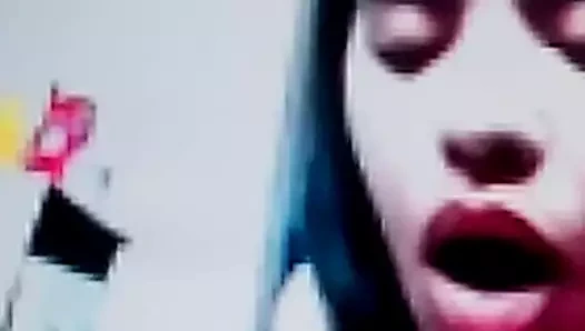 Web kamerasında arkadaşlarınızla birlikteyken