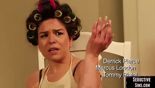 Busty Asya lezbiyen parmaklı ve kedi yaladı tarafından gf