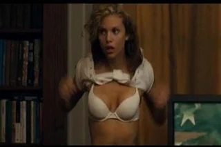 Annalynne mccord, mena suvari - ölülerin günü