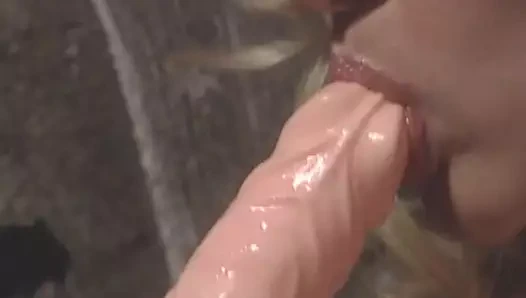 Lady Luck yoğun bir bağ içinde