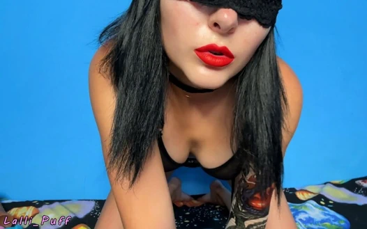 Anal ve amcık mastürbasyonu, siyah seksi iç çamaşırı, kırmızı ruj, büyük anal tıkaç, dp - amatör lalli puff