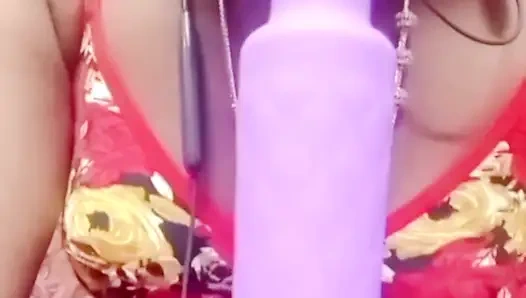 Hintli Hintli tamil evli kadın renu çıplak canlı çağrı vibratör göğüsleri amcığı azdırıyor büyük göt ateşli sesi açıyor! Renuraj