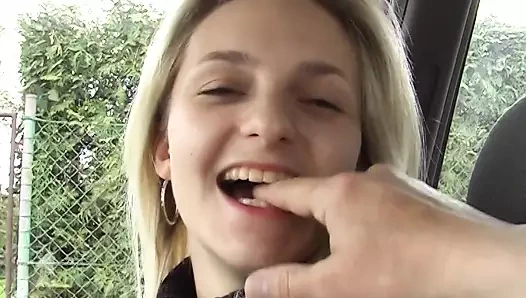 Yaşlılar bebekleri sikiyor - Tim Wetman genç bir kızı alıyor ve bakış açısıyla sakso çekiyor