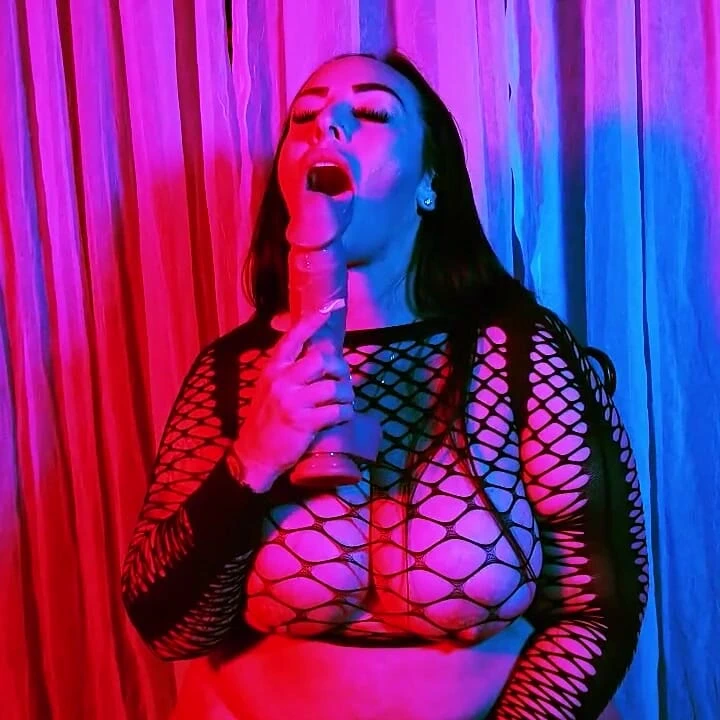 Halkın içinde kendimi sikiyorum