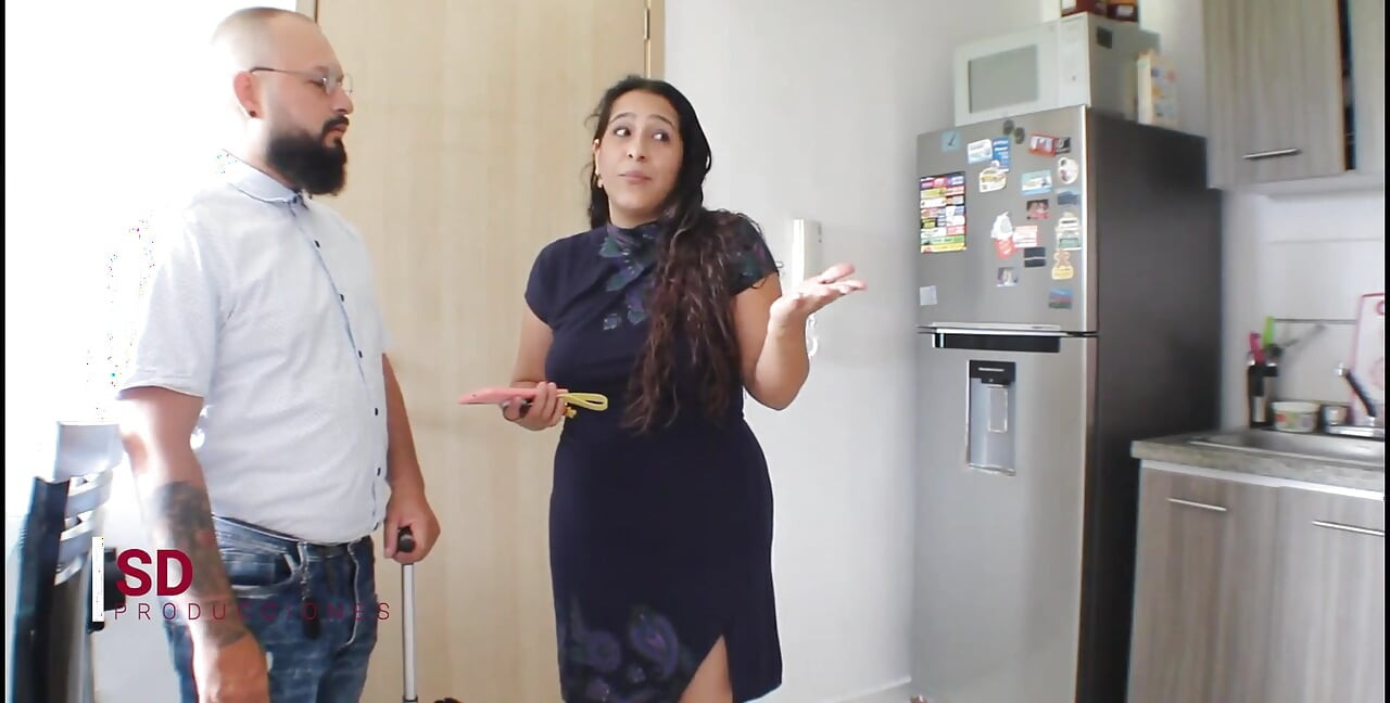 Sürtük üvey annem ile airbnb kiraliyorum