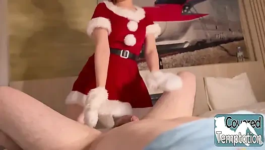 A menina mais fofa do Papai Noel vem para dizer olá. Doces saudações, vibrações festivos, corrida de corações!