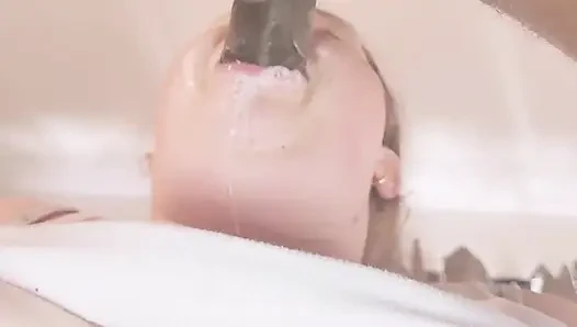 Amatör iri güzel kadın ıslak sakso ve boşalma