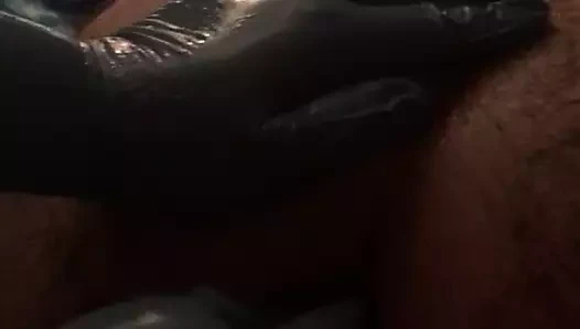 Sissy yumruklanır. neredeyse çift yumruk ilk yarı