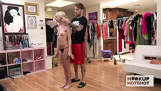 Bts - utangaç Chloe Temple Bryan Gozzling'in sert seksi için azgın!