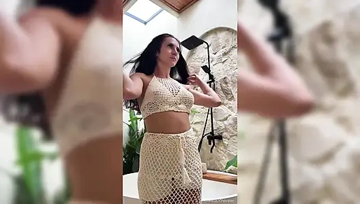 Villada dinlenme günü, havuzda azdırma, duş