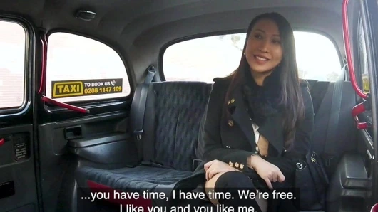 Sahte taksi, busty Fransız Asya bebek çalışır büyük euro horoz