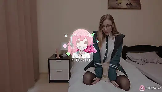 Mary cosplays orgazma ihtiyacı olan inek bir öğrenciyi fena sikiyor