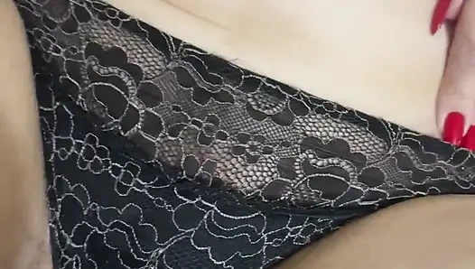 Karısının arkadaşını sikiyor