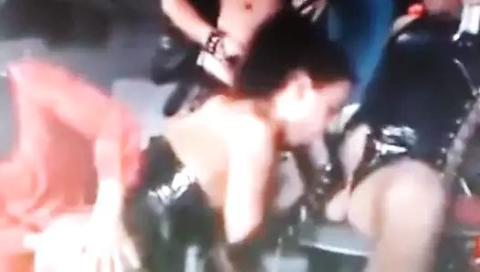 Daha zor ve daha zor özel