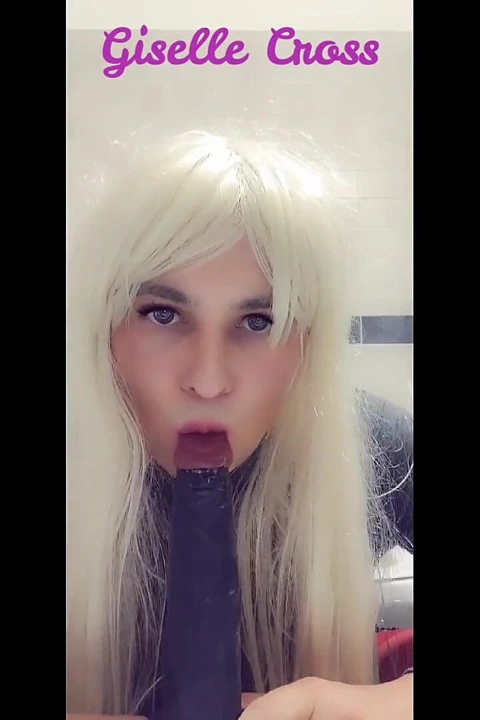 Büyük zenci yarağı dildo gırtlağına kadar alma eğitimi