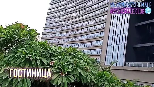 Kadın kılıklı eğitmen Rus - transeksüel yapılan otel