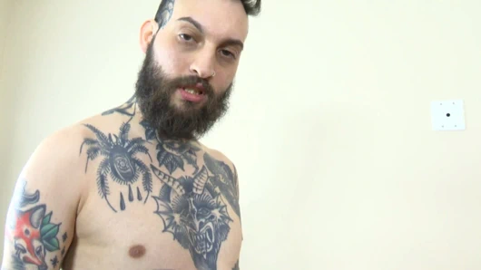 Üvey kız kardeş yaptığımız şeyin yanlış olmadığını garanti etti!