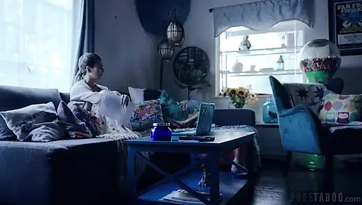 Saf tabu agorafobik orta yaşlı seksi kadın cherie deville gizemli bir adamı hayal ederken mastürbasyon yapıyor