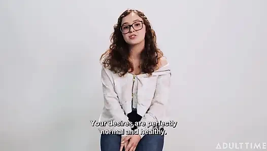 Leana Lovings birinin mastürbasyonunu izlediğini düşünüyor!