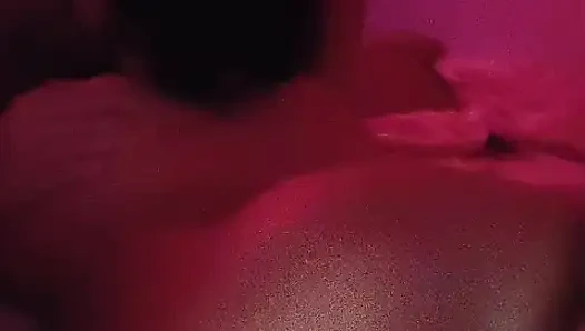 Bu güzel kız beni şaşırtıyor