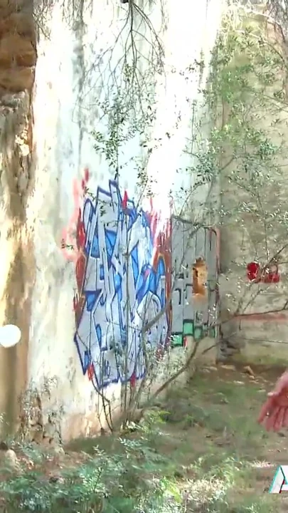 Sarışın saçlı punk milf Gina Snake üçlüde | Bölüm 2