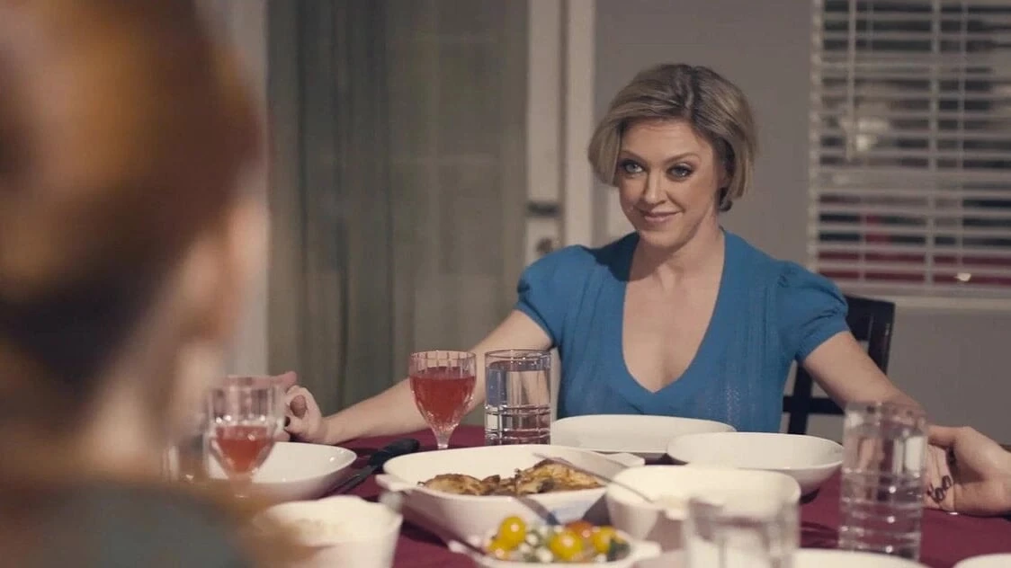 शुद्ध वर्जित सौतेले माता-पिता और सौतेले भाई नई बहन का स्वागत करते हैं