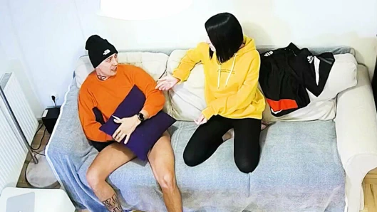 Adam yakalandı mastürbasyon kapalı tarafından hottie dövmeli esmer bebek