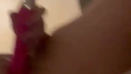 Küçük Pembe Dildo Ile Amcık Oyunu