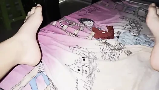 Kolombiyalı bekar anne mastürbasyon yapıyor, ta ki büyük bir orgazm olana kadar