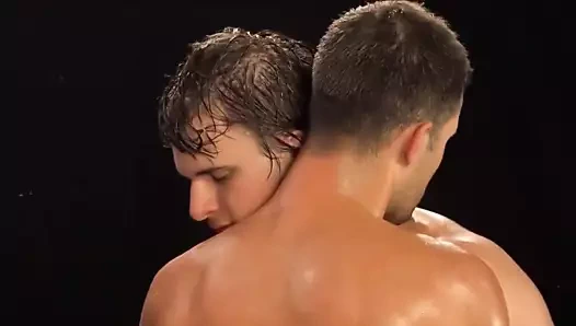 Çıplak yağlı Çıtçıt öpüşme