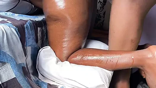 Üvey annem bana şaka olsun diye sordu onunla iyi başa çıkabilir miyim diye o götü yakaladım