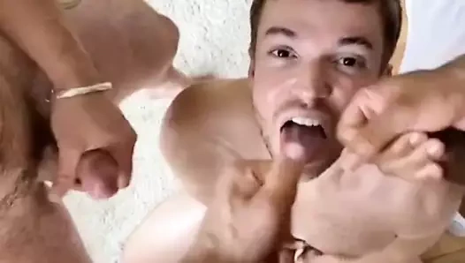 Sıcak bukkake stajyer için 3 ağız yükleri