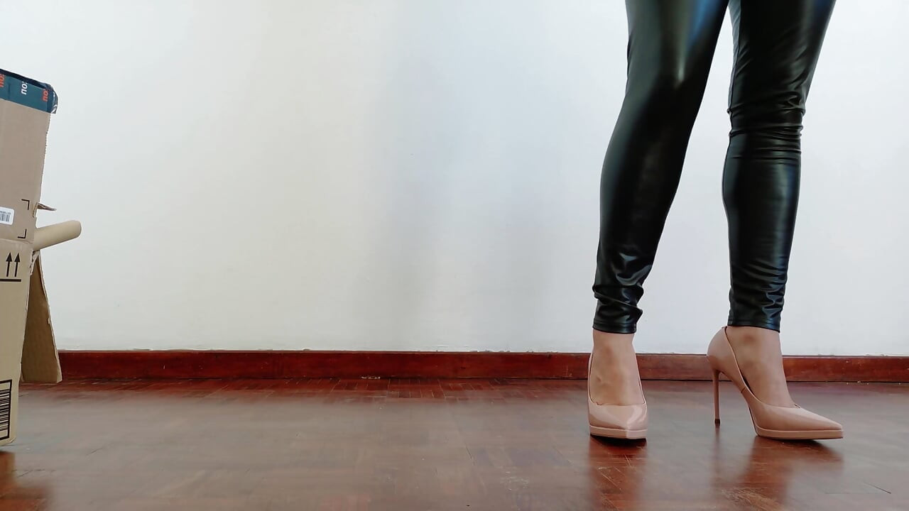Stilettos Vs Piglet