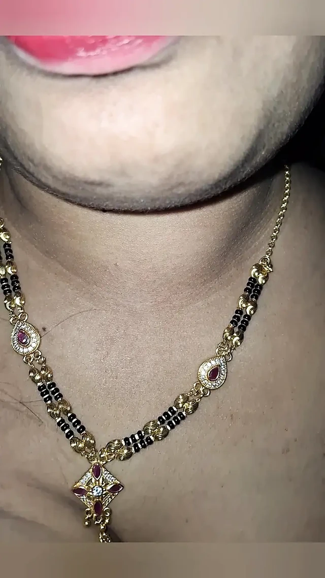 Обнаженное шоу сексуальной Sonu с грязным разговором