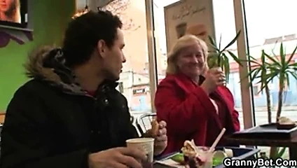 Fast food anneanne becerdin