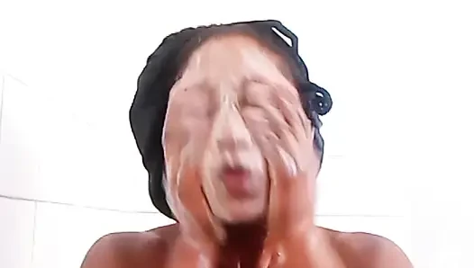 Islak amcık beni sikmek istiyor musun