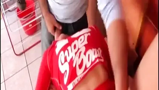 Omg! Kırmızı Elbiseli Büyük Memeli Esmer Adam Tarafından Yatak Odasında Kullanılıyor - BDSM Deutschland
