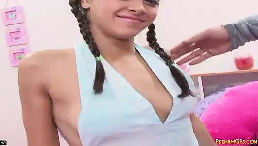 Tatlı mica oral seks ve kahrolası genç