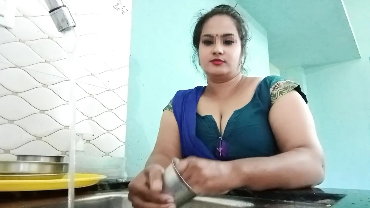 Watch Desi Bhabhi Ko Kitchen Me Bartan Dothe Dheka Or Bedroom Me Bhabhi Ko Chodha (Full Video) - Canada Special