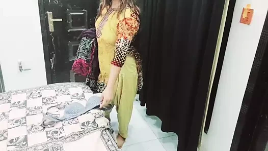 Kıyafetlerini değiştirirken gördüğümde komşunun karısını siktim