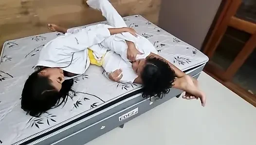 Judoka ile dövüş - Izabella Paes ve Nataly