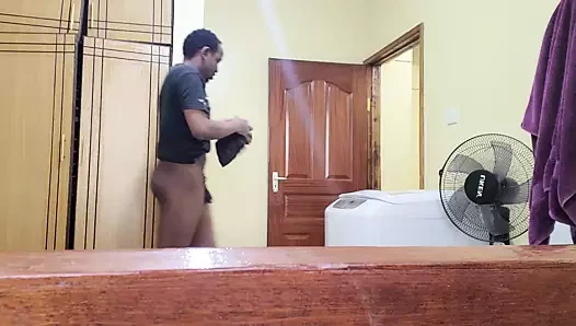 Umumi erkekler tuvaleti kapısı açıldı, kilidi açıldı, anlaşıldı