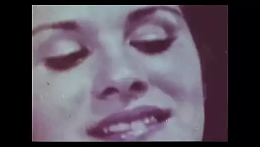 Klasik porno retro erotik tiyatro - kızlar oynuyor