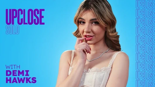 Yakın çekim - minyon sarışın demi hawks mastürbasyona yardım etmek istiyor! En iyi bakış açısı 31 talimatı!