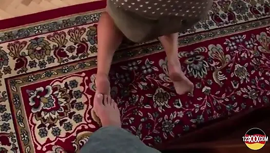 Hizmetçi ıslak amını siktiriyor