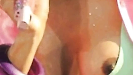 Nicki Minaj çıplak!