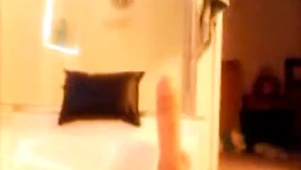 Connie d.-sürtük polis oyuncak yarağa biniyor