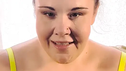 Kadın kılıklı sürtük holly lou ile yarak emiyor