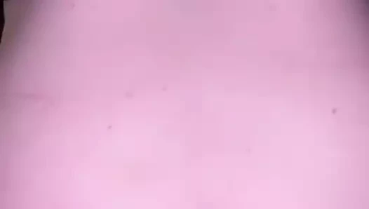 Orta yaşlı seksi kadın yarağıma biniyor ve boşalıyor