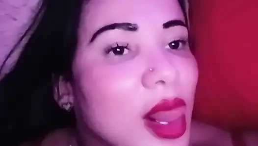 Yağlı vajina parmaklarını göstererek boşalmaya kadar